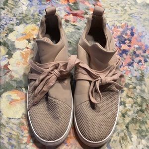 Women’s Steve Madden Lancer 8.5 M shoe!